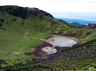 済州の火山島と溶岩洞窟群